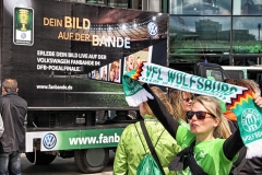 Volkswagen VW DFB Pokalfinale 2015 Live-Kommunikation Fanbande Berlin Pokal Finale Fußballfans Washingtonplatz LED Truck Fanbande LED Fläche