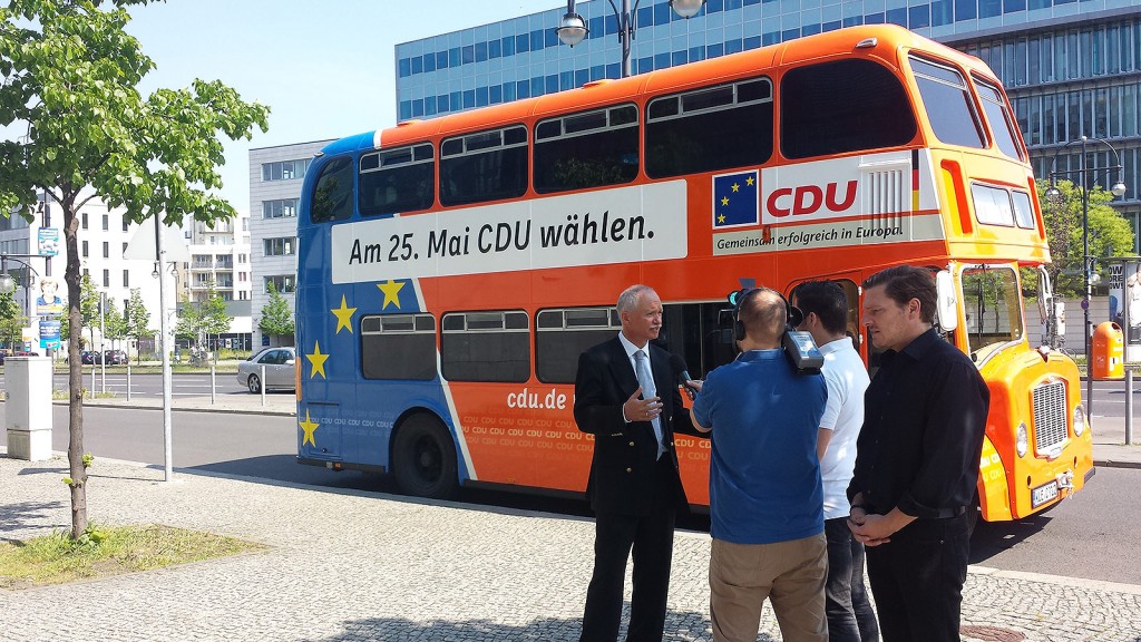 CDU Europawahlen 2014 Wahlkampf auf Europäisch teAM Deutschland Promotion Euroliner Full-Wrapping Wahlkampfbus Bundesgeschäftsführer Dr. Klaus Schüler