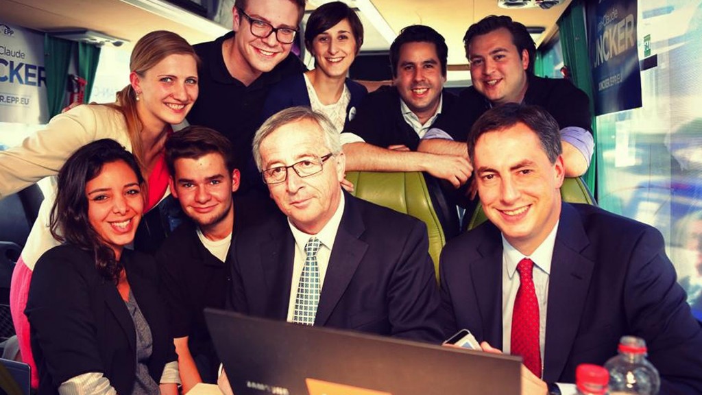 CDU Europawahlen 2014 Wahlkampf auf Europäisch teAM Deutschland Promotion Euroliner Full-Wrapping Wahlkampftour Team Deutschland Gruppenfoto
