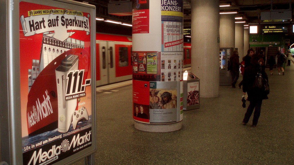 Media Markt Kampagnenführung 2010 Die Erhöhung des Zoomfaktors Produktion, Installation, Wartung OOH Out of Home Werbung U-Bahn
