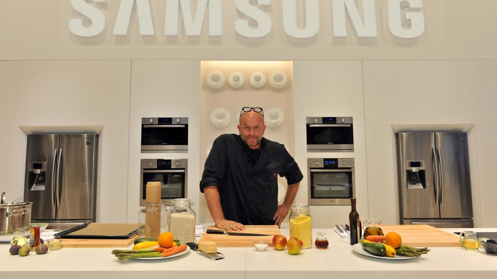 Samsung IFA 2013 Kochshow mit Chefkoch Stefan Wirtz Wir kochen mit Emotionen Showkonzept für Messeauftritt