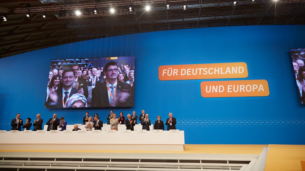 CDU Bundesparteitag 2015 Die CDU Parteitage - mehr Raum für den Richtungsweisenden Dialog Für Deutschland und Europa Bühnendesign Karlsruhe