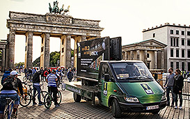 Volkswagen VW Promotion DFB Pokalfinale 2015 Autokorso DFB Pokal Finale Live-Kommunikation Volkswagen-Fanbande LED Trucks Mobile- und Guerilla-Aktionen